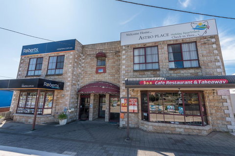 Astro Place - Sunshine Coast Tourism 0