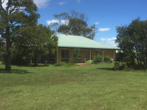 At HOME On HOLMES - Holiday Sunshine Coast 0