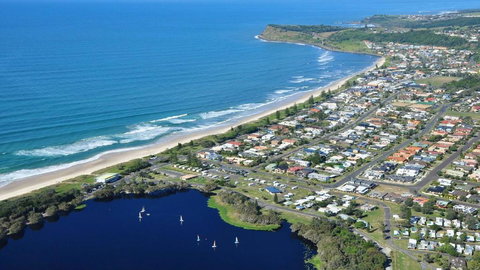 At The Beach - Lennox Head - Holiday Sunshine Coast 2