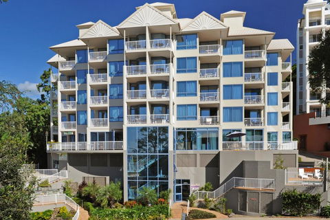At Whitsunday Vista Holiday Apartments - Holiday Sunshine Coast 0