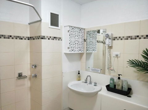 Atrium Private Stay Mandurah - Sunshine Coast Tourism 0