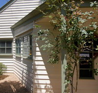 Atticus Cottage - Sunshine Coast Tourism