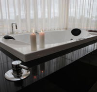 Aurora Cottages Bush Retreat - Holiday Sunshine Coast