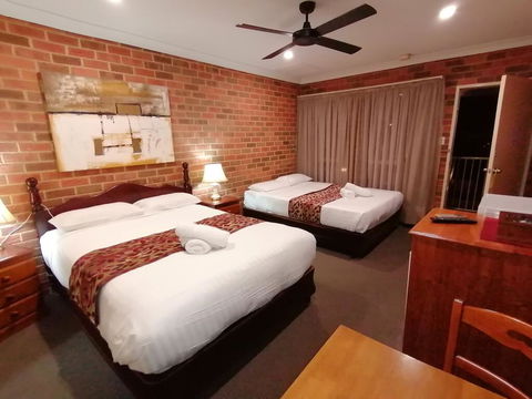 Aussie Rest Motel - Sunshine Coast Tourism 3