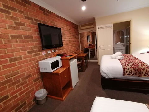 Aussie Rest Motel - Sunshine Coast Tourism 2