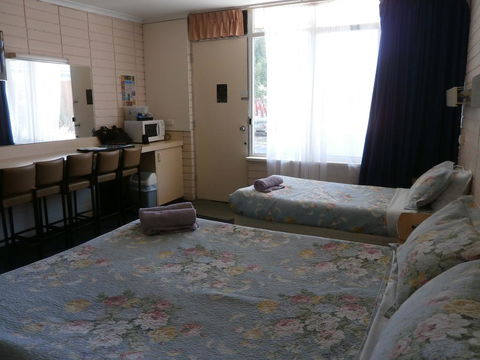 Avenue Motel - Holiday Sunshine Coast 3