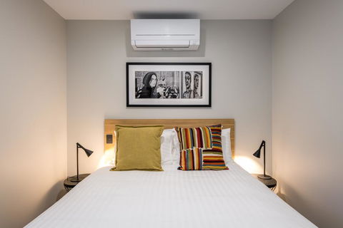 AVENUE MOTEL APARTMENTS - Holiday Sunshine Coast 2