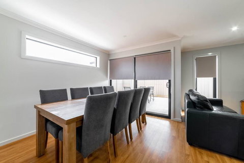 Averys Retreat - Sunshine Coast Tourism 0