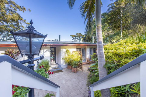 Avocado Sunset Bed & Breakfast - Sunshine Coast Tourism 1