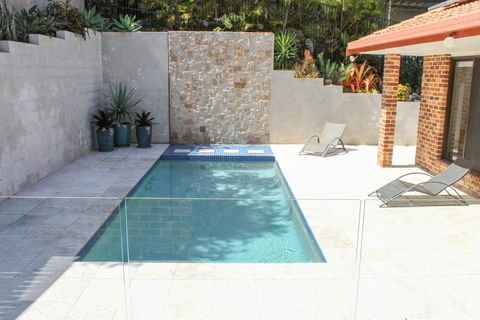 Away On Massinger Street - Sunshine Coast Tourism 1