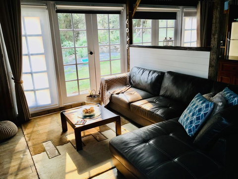 Awesome Barn Gold Coast Hinterland - Sunshine Coast Tourism 0