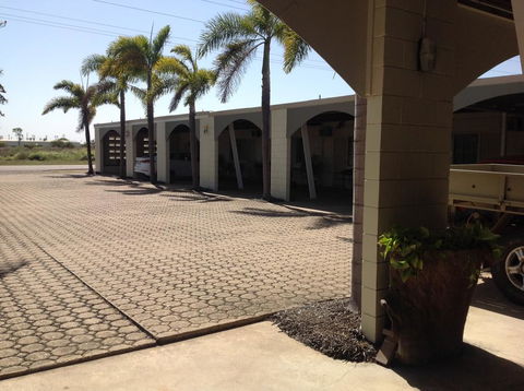 Ayr Max Motel - Holiday Sunshine Coast 1