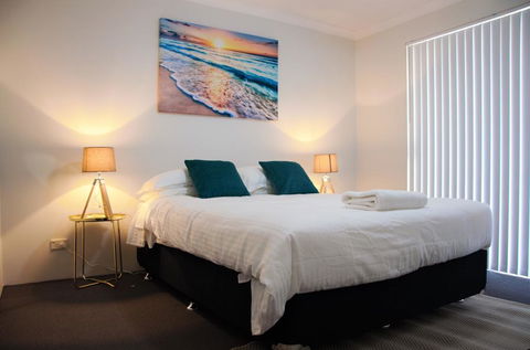 Azure Villa - Holiday Sunshine Coast 0
