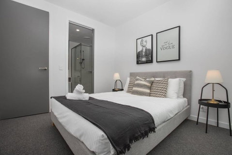  Green-hoodStunning 2 Bedrooms Apt@parkville - Sunshine Coast Tourism 1