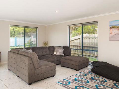 Back Beach Retreat - Holiday Sunshine Coast 2