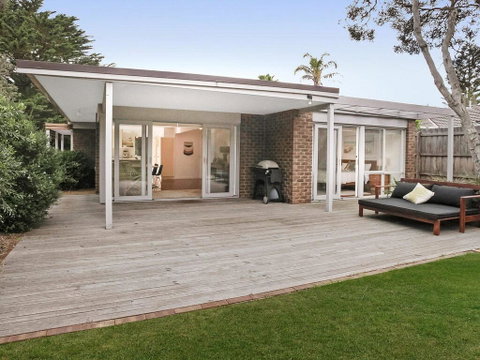 Backyard Bliss - Sunshine Coast Tourism 1