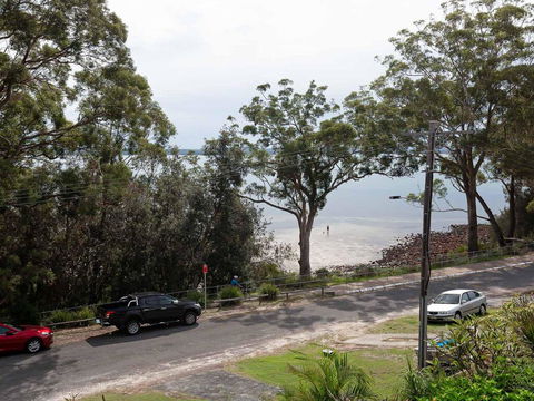Baggies On Dutchies', 9 Burbong Street - Large House With Aircon, Boat Parking & Waterviews - Sunshine Coast Tourism 0