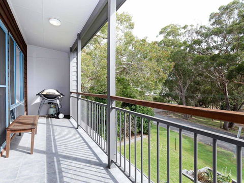 Baggies On Dutchies', 9 Burbong Street - Large House With Aircon, Boat Parking & Waterviews - Sunshine Coast Tourism 2