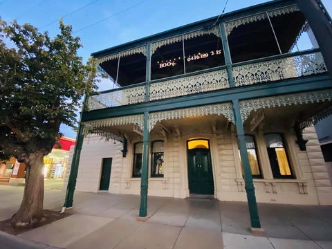 Balcony Level - Heygarth House - Port Of Echuca Townhouse - Sunshine Coast Tourism 0