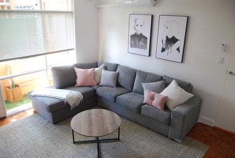 Balcony Retreat Apartment By Ready Set Host - Holiday Sunshine Coast 0