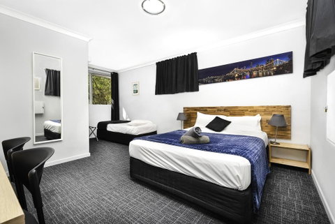 Bald Hills Motel - Sunshine Coast Tourism 0