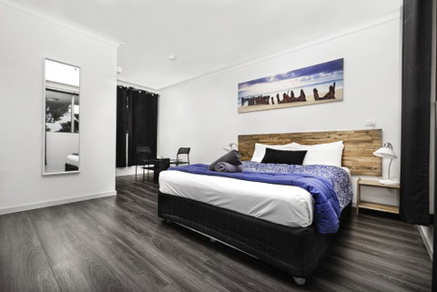 Bald Hills Motel - Sunshine Coast Tourism 3