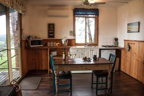 Balingup Heights Hilltop Forest Cottages - Holiday Sunshine Coast 1