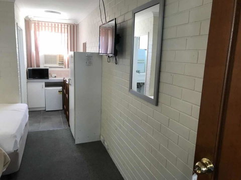 Bananatown Motel - Sunshine Coast Tourism 2