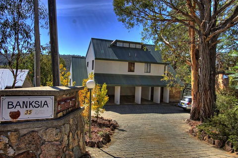Banksia 2/35 Townsend Street - Sunshine Coast Tourism 0