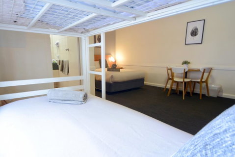 Barclay On View - Sunshine Coast Tourism 2