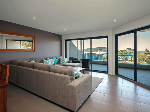 Barefoot Bliss @ Fingal Bay - Sunshine Coast Tourism 0
