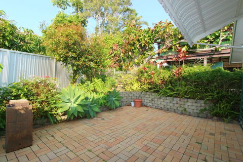 Barefoot, 32 Skyline Crescent, Crescent Head - Holiday Sunshine Coast 1