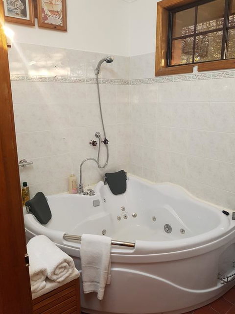Barossa Glen - Henri's Cottage - Bed & Breakfast - Sunshine Coast Tourism 3
