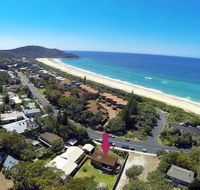 BARRELS AT BOOMERANG - Sunshine Coast Tourism