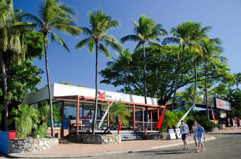 Base Airlie Beach - Sunshine Coast Tourism 0
