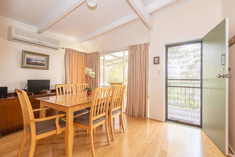 Batehaven Beach House - Sunshine Coast Tourism 1