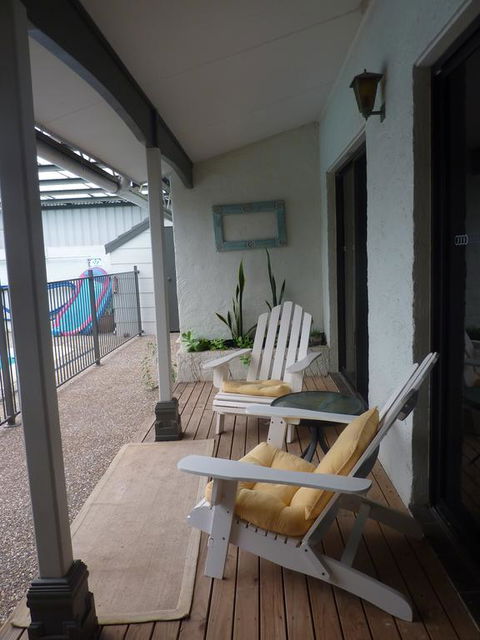 Batemans Bay Manor - Bed And Breakfast - Sunshine Coast Tourism 1