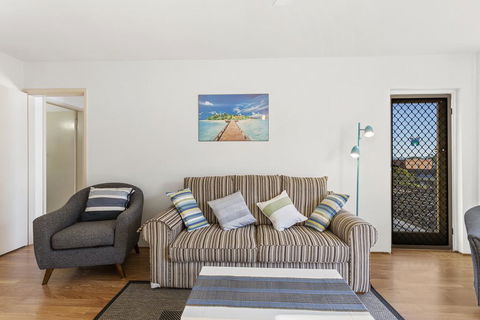 Bay Blue @ Nelson Bay- Just 3 Minutes Walk To Flypoint Beach And 10 Minutes Walk To Little Beach - Sunshine Coast Tourism 3