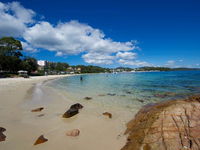 Bay Blue  Nelson Bay- just 3 minutes walk to Flypoint Beach and 10 minutes walk to Little Beach