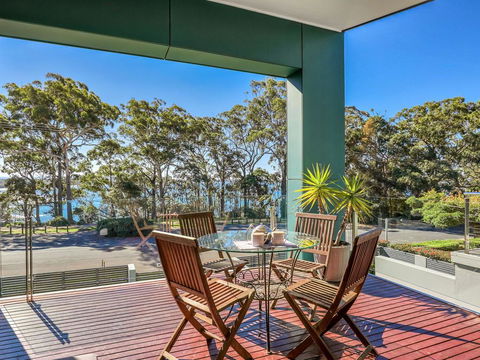 Bay Breeze (By Jervis Bay Rentals) - Sunshine Coast Tourism 0
