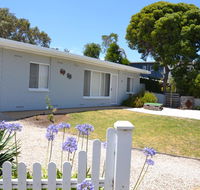 Bay Breeze Cottage - Sunshine Coast Tourism
