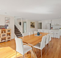 Bay Breeze Retreat - Sunshine Coast Tourism