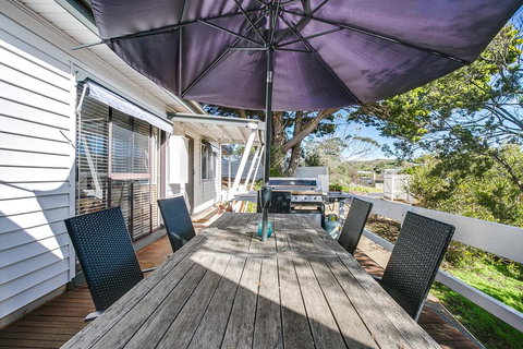 Bay Cottage - Sunshine Coast Tourism 1