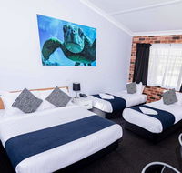 Bay Hotel Motel - Holiday Sunshine Coast