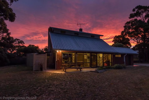 Bay Retreat Port Arthur - Sunshine Coast Tourism 3