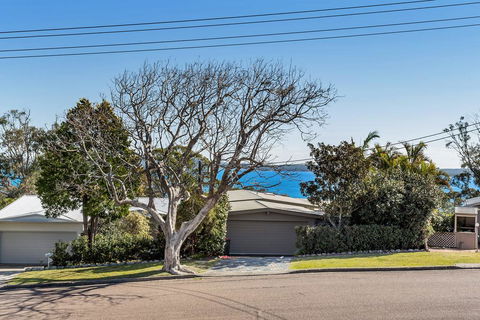 Bay View At 39 Thurlow - Walk To Dutchies Beach - Sunshine Coast Tourism 1