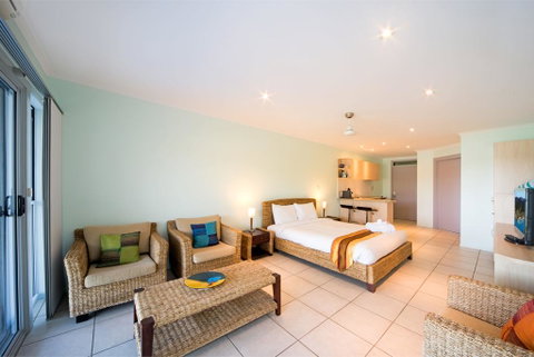 Baybliss Apartments Studio 2 - Sunshine Coast Tourism 1