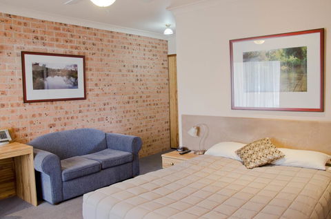 Baybrook Motor Inn - Sunshine Coast Tourism 3