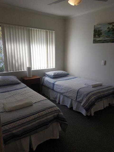 Bayshores Holiday Apartments - Holiday Sunshine Coast 1