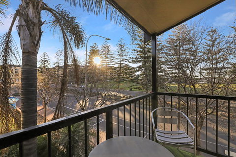 Bayview Apartments - Sunshine Coast Tourism 1